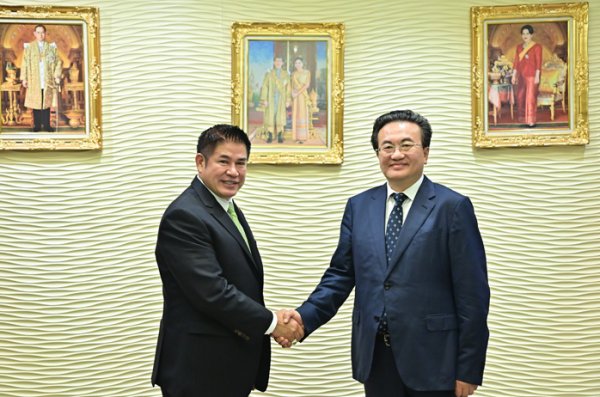 邓小刚会见泰国农业和合作社部部长